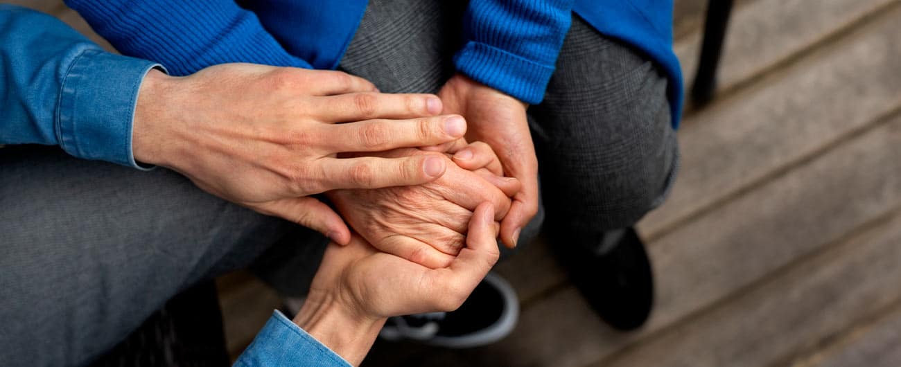 Condoléances : 10 attentions pour soutenir la famille du défunt