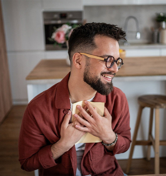 Mot pour participer à un cadeau : idées et exemples pour un message touchant 1 Pourquoi écrire un petit message avec un cadeau ?