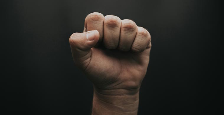 10 choses à ne pas dire à une personne endeuillée 6 Sois fort·e